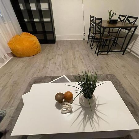 Stunning 2 Bedroom On Tower Bridge London Exterior photo