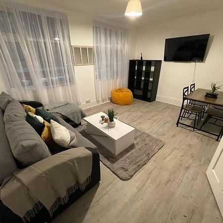 Stunning 2 Bedroom On Tower Bridge London Exterior photo